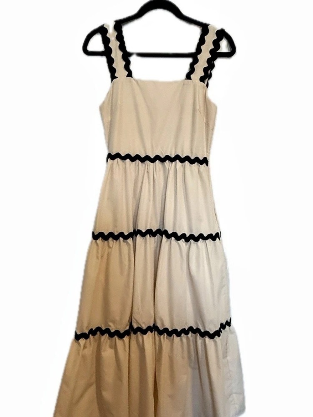 entro Tiered Maxi Dress in Beige Size Small Like New